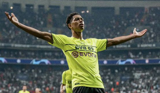 马卡畅想梅西回归巴萨可能性：年龄不是问题，可踢伪9或前腰（马卡展望梅西重返巴萨：年龄无碍，可胜任伪九号或前腰）