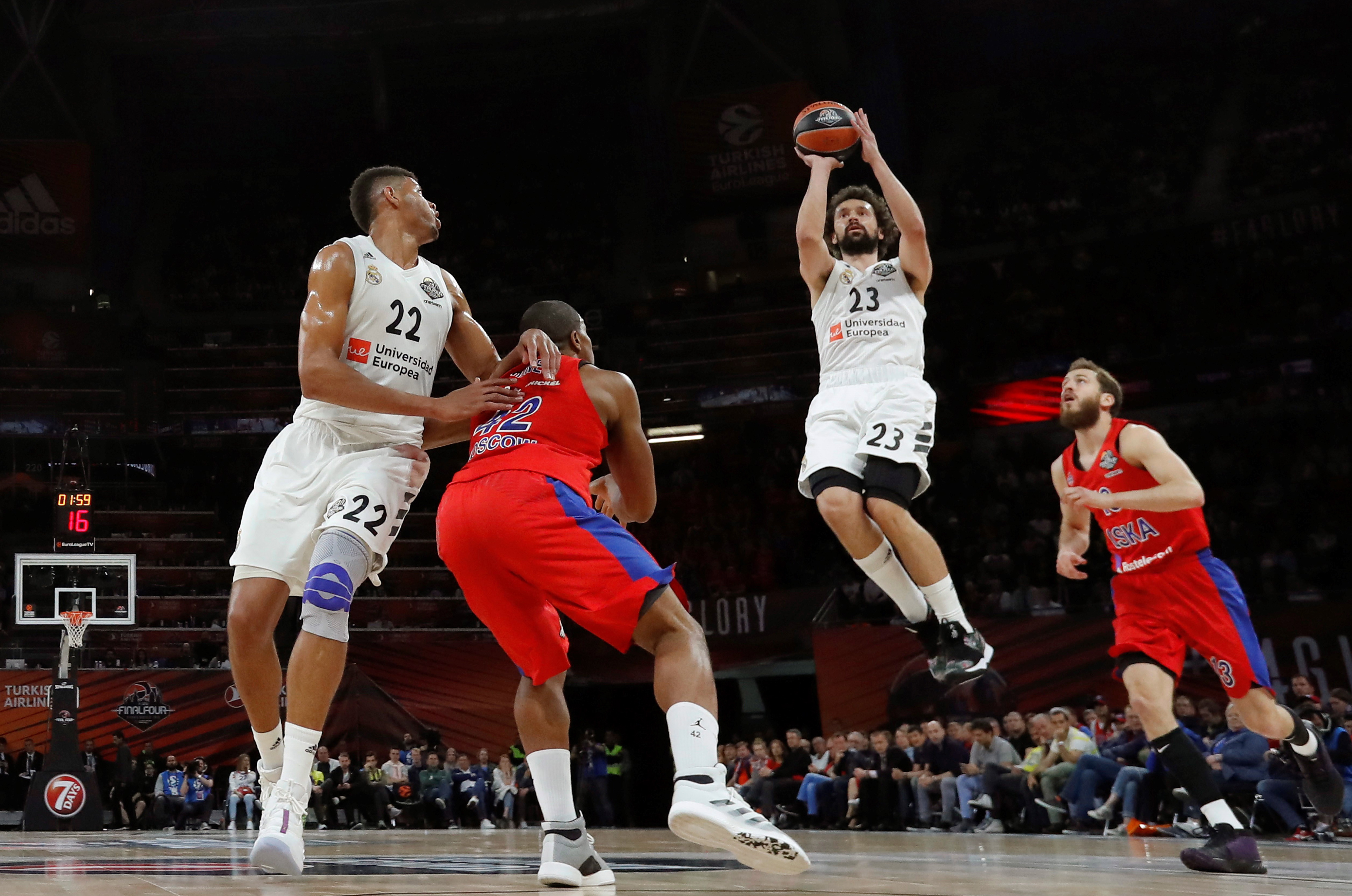 前米兰门将：圣地亚哥很难在意甲立足；球队真的很缺一名中锋（米兰旧将：圣地亚哥难在意甲站稳脚跟，球队亟需中锋）