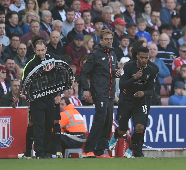 前曼联球员莫里森：曼联让梅努补时阶段上场是在戏弄他（莫里森批评曼联：补时才让梅努登场，形同戏耍）