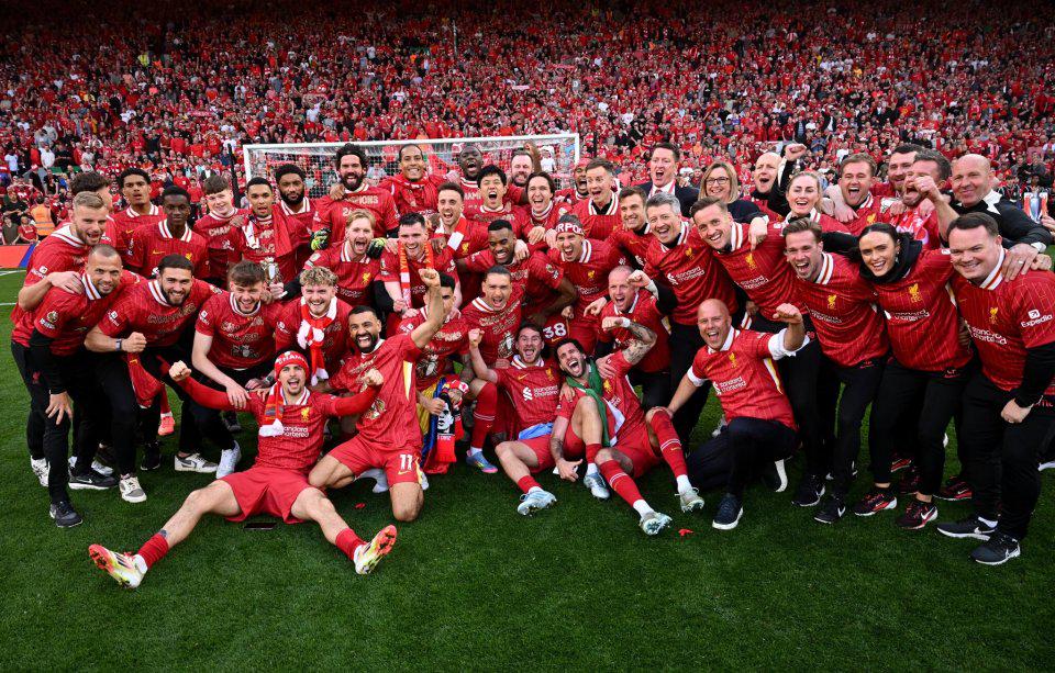 C罗打趣：詹姆斯是个好人，但我头发比他多！（C罗调侃：詹姆斯人很好，不过我头发比他多！）