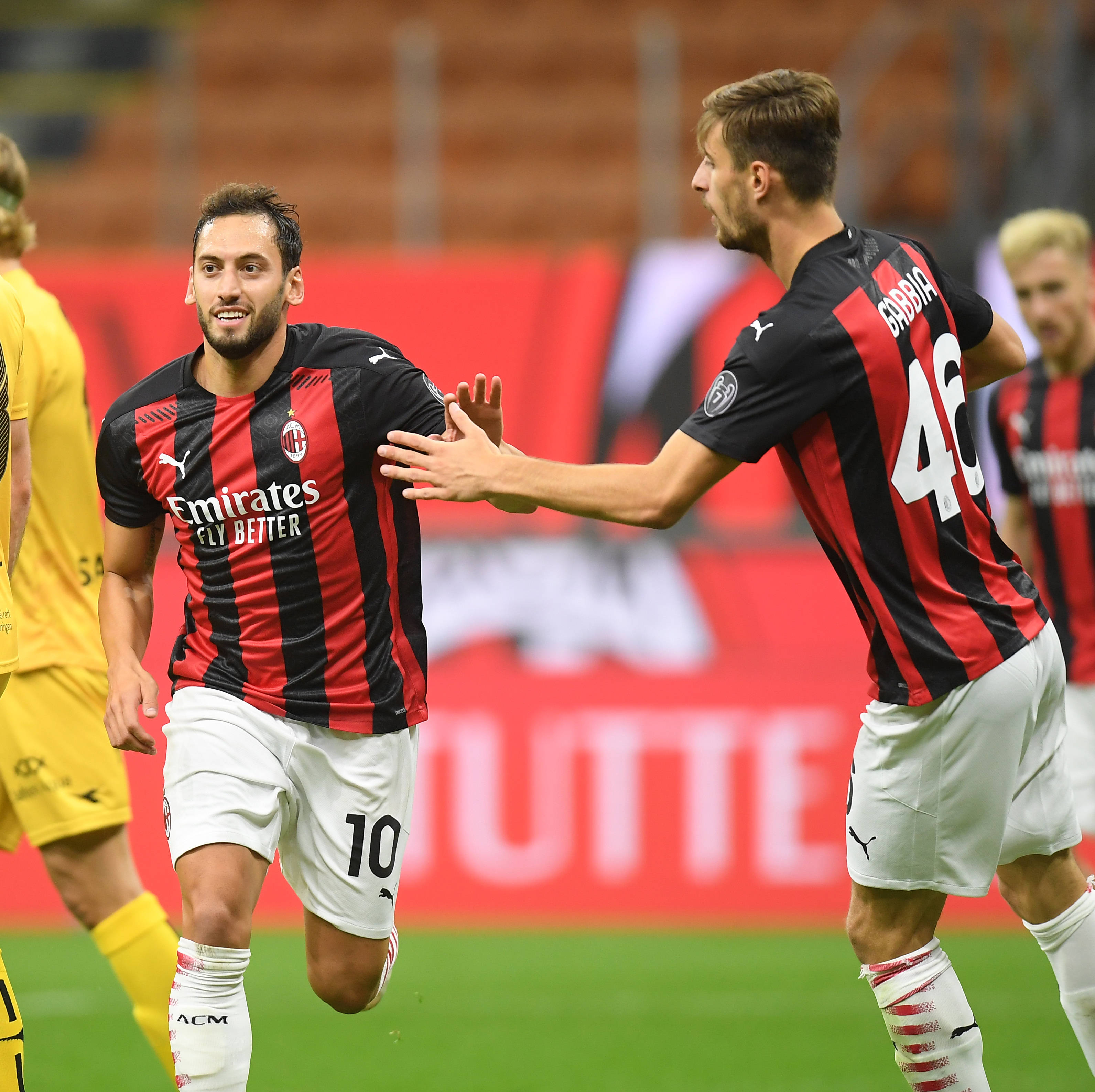 图赫尔：会找阿诺德聊聊，不过夸安萨目前竞争右后卫稍微领先（图赫尔：将与阿诺德沟通，右后卫之争夸安萨暂占上风）