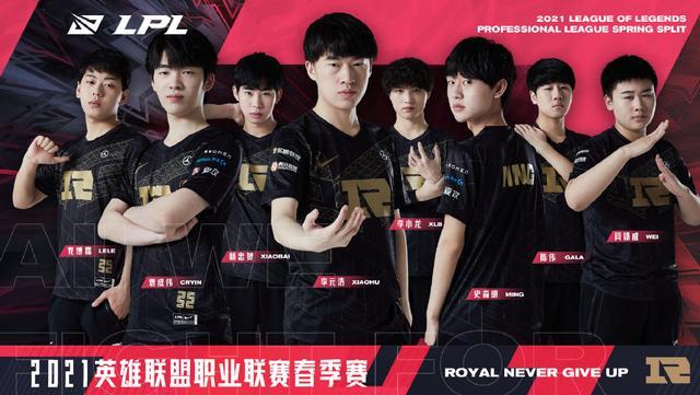 体现了他与 体现了他与